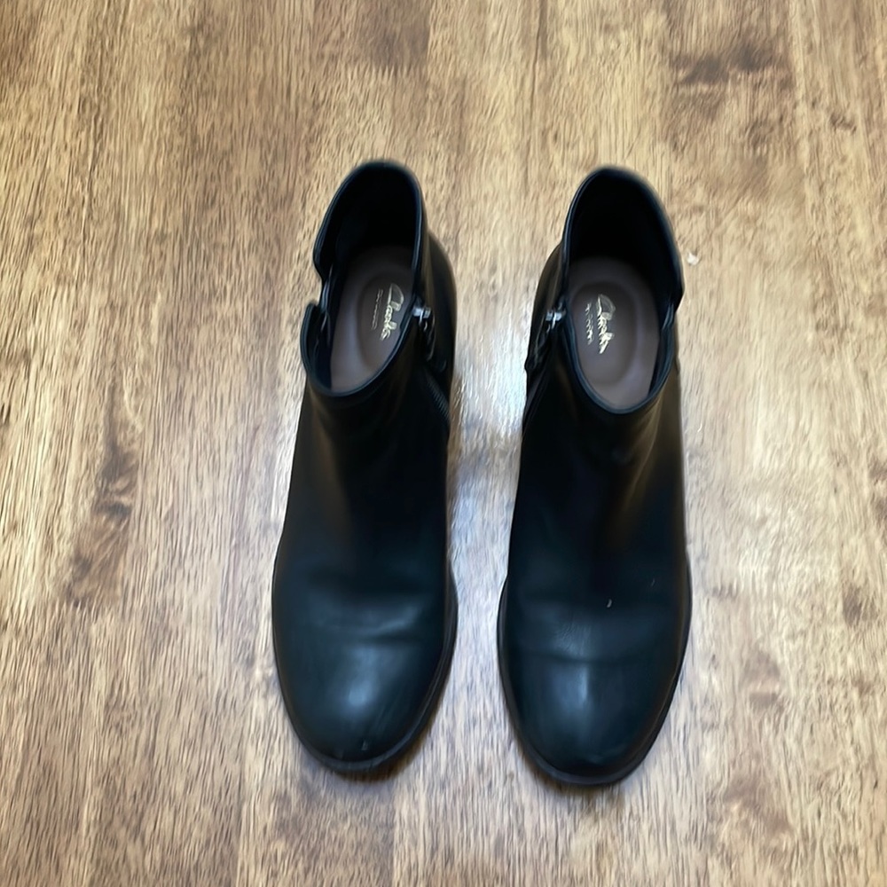 Clarks ankle bootie